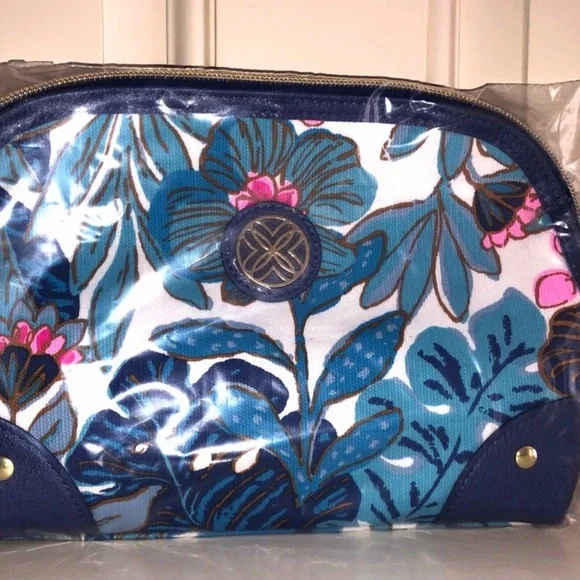 NWT Lilly Pulitzer Travel Bag Set, Duffle, Tote, and Pouch - Picture 5 of 8